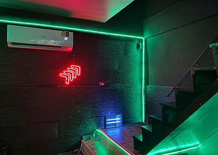 Doctor Alien Don Mueang Hostel Bangkok