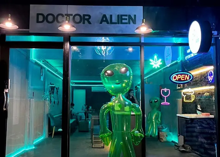 Doctor Alien Don Mueang Hostel *