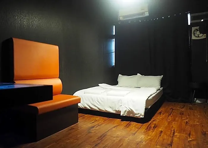 Hostel Doctor Alien Don Mueang Bangkok
